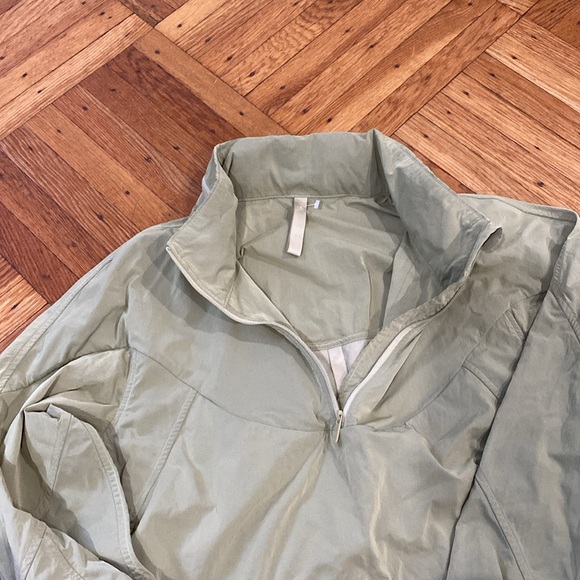 Lululemon evergreen anorak jacket size 8 - Picture 4 of 11